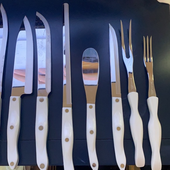 Cutco Homemaker Knife Set (Plus trimming knife cover, and vegetable peeler) - Picture 3 of 5